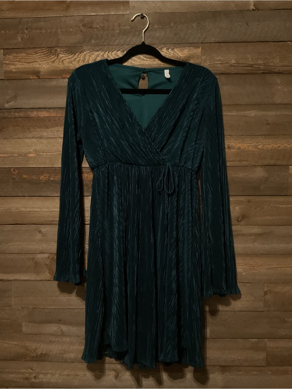 Pink Blush Forest Green Plisse Wrap Maternity Dress Women’s Size Small EUC